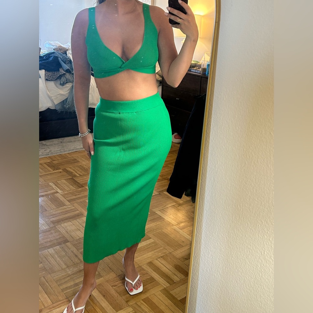 Zara Set - Picture 2 of 3